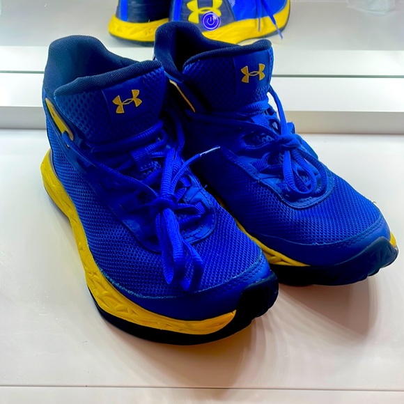 Under Armour Shoes | Under Armour Jet 2018 Grade School Boys Basketball Shoe Size 5Y Blue \u0026 Yellow | Color: Blue | Size: 5b | Srunco's Closet